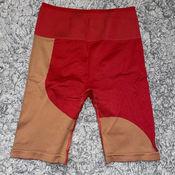 SOLD-Fabletics set! - Picture 8 of 8